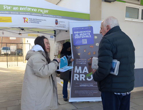 Los vecinos de Ribamontán al Monte muestran un gran interés por el nuevo sistema de reciclaje